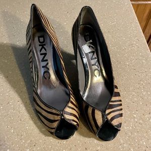 🔥MAKE OFFER🔥DKNYC sexy zebra peep toe heels🔥